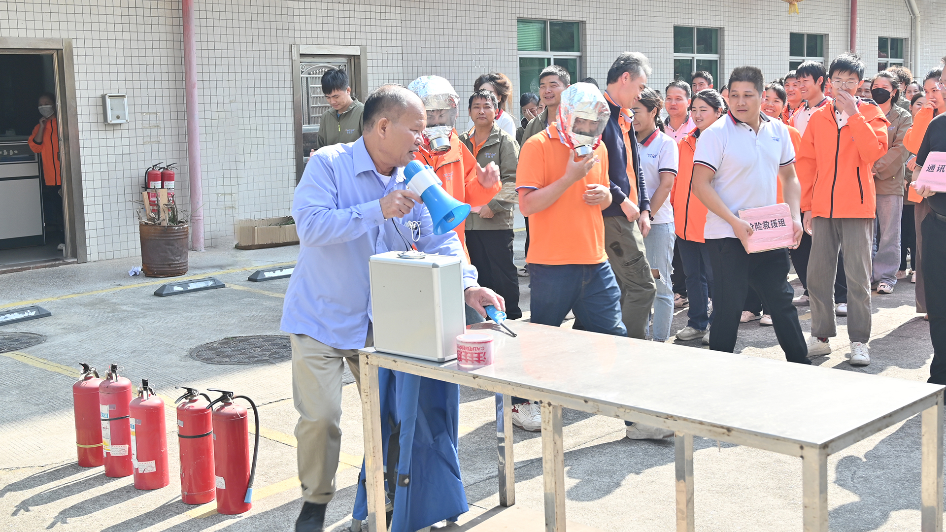 以練筑防，安全同行！卡立方集團(tuán)RFID智能卡定制工廠開(kāi)展消防演練