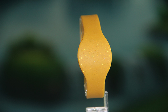 如何提升硅膠腕帶保護套生產(chǎn)硫化速度