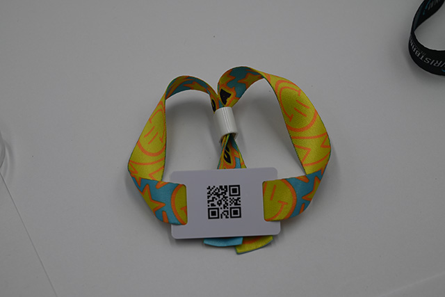 RFID鑰匙扣卡硅膠腕帶卡！